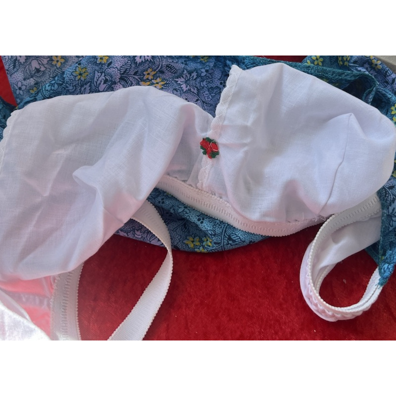 Brassiere (blaue Tücher mit kleinen Blumen)