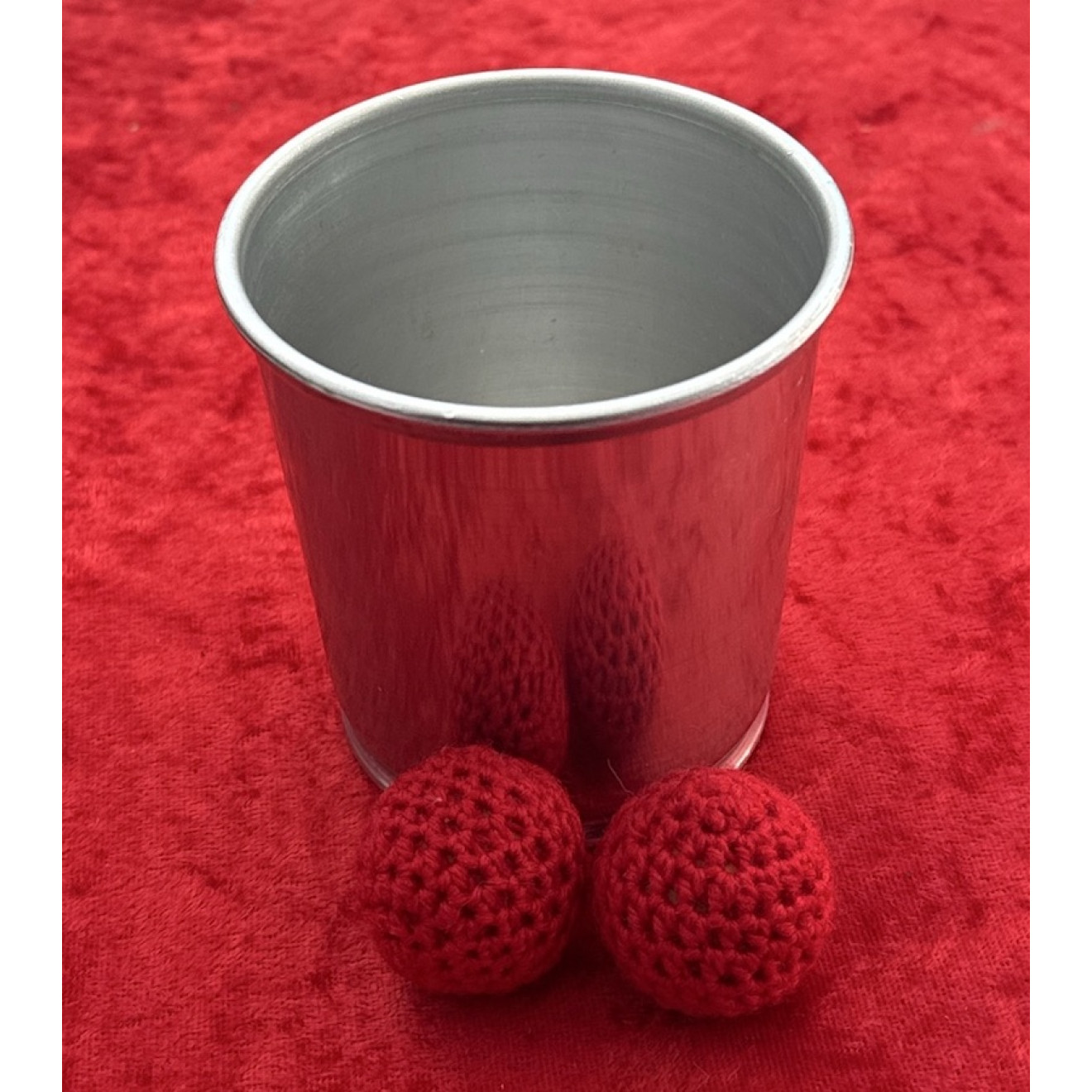 Chop Cup + 2 Häkelbälle