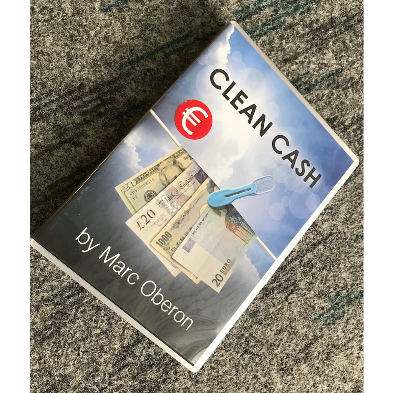 Clean Cash by Marc Oberon (Euro)