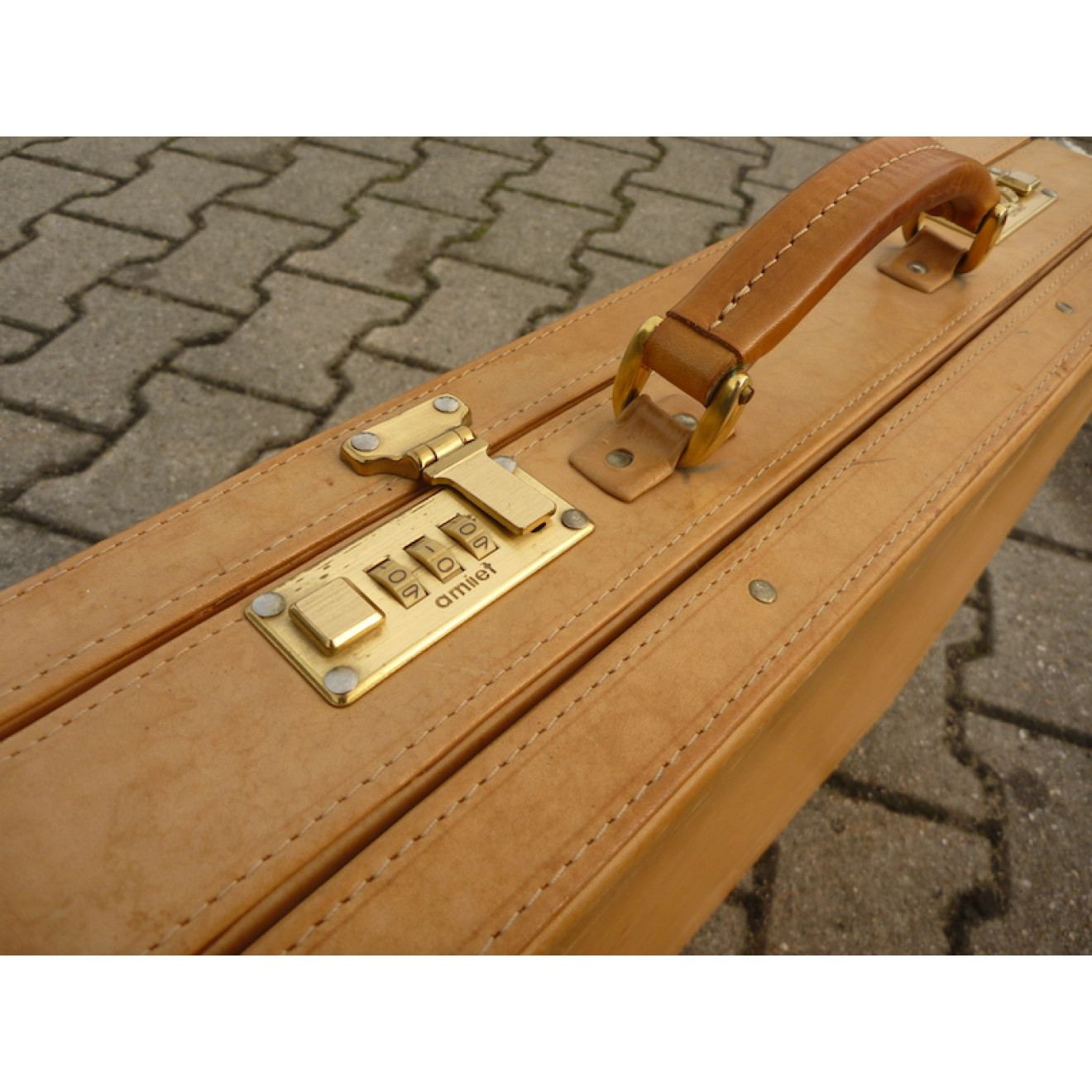 Stabiler Lederkoffer von Amiet