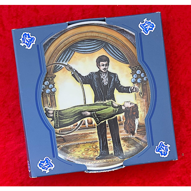 Wandteller "Schwebe - Illusion)