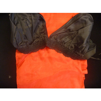 Brassiere (erscheinender BH)