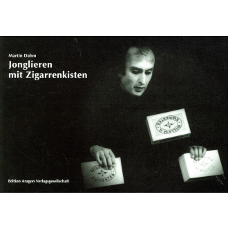 Jonglieren mit Zigarrenkisten